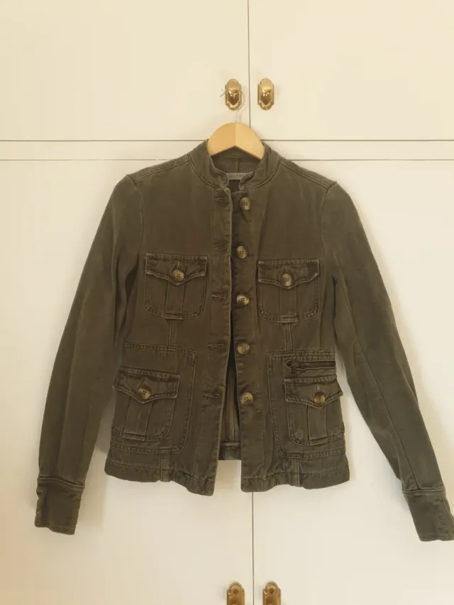 Chaqueta militar verde tela resistente