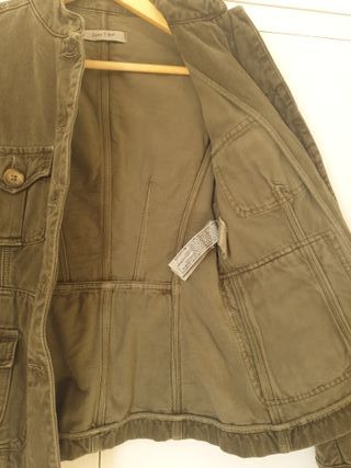 Chaqueta militar verde tela resistente