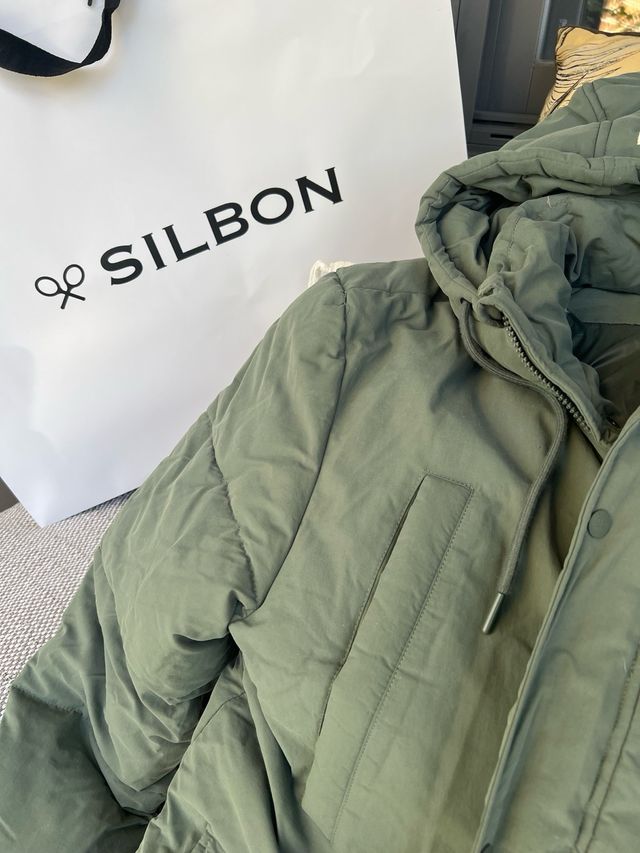 Parka verde Silbon con capucha sin estrenar
