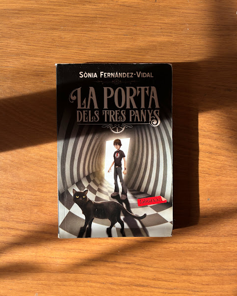 La porta dels tres panys