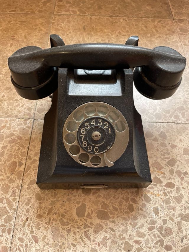 Teléfono antiguo de disco