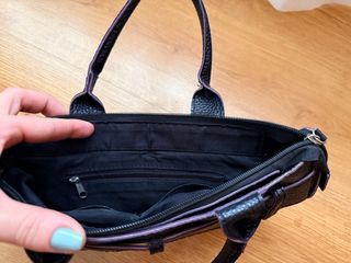 Bolso negro con lazo