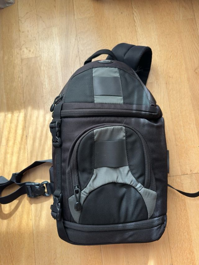 Mochila Lowepro Slingshot 200 AW