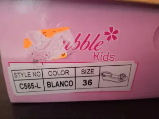 Zapatos niña blancos con flores