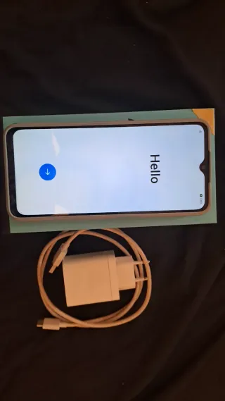 Oppo A57s con caricatore