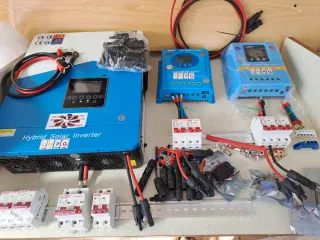 Inversor Híbrido Solar 4 kW 24 Voltios WIFI