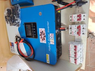 Inversor Híbrido Solar 4 kW 24 Voltios WIFI