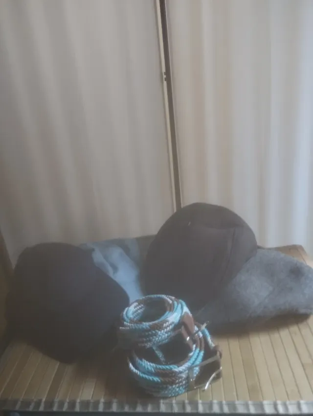 Lotteria di 6 paia di calzature e accessori nuovi