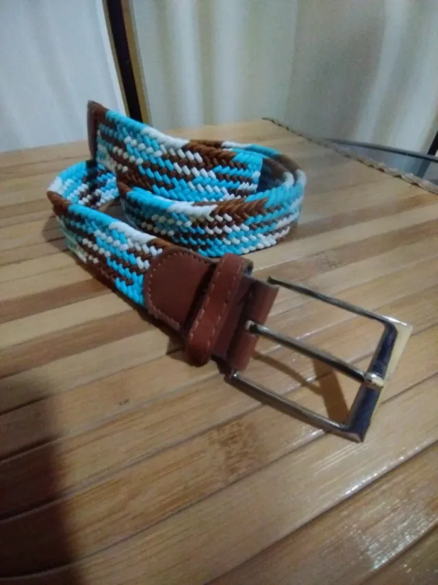 Lotteria di 6 paia di calzature e accessori nuovi