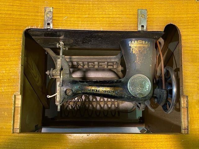 Máquina de coser Singer antigua