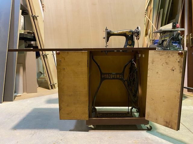 Máquina de coser Singer antigua