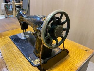 Máquina de coser Singer antigua
