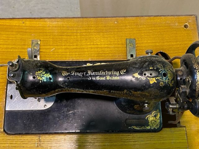 Máquina de coser Singer antigua