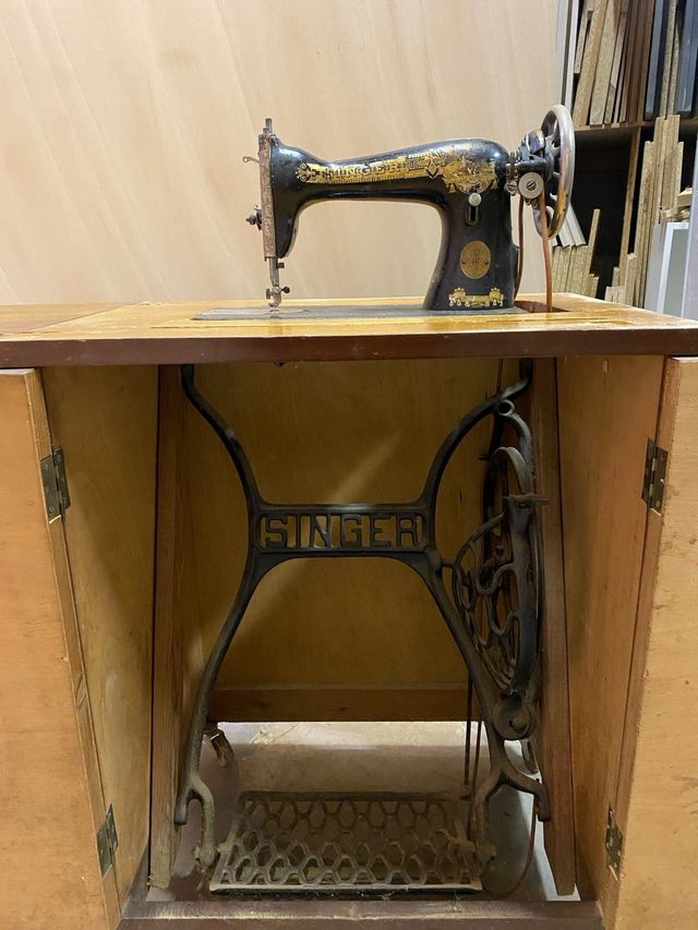 Máquina de coser Singer antigua