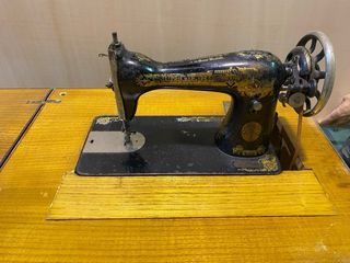 Máquina de coser Singer antigua
