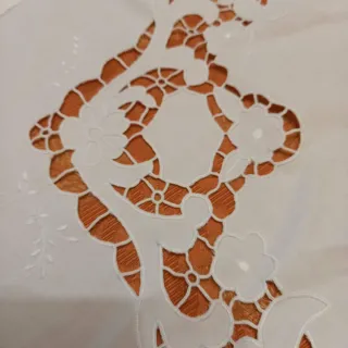 Antichi copricuscini ricamati