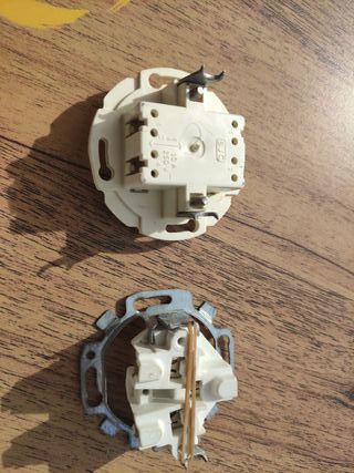 Interruptor y Enchufe Blanco