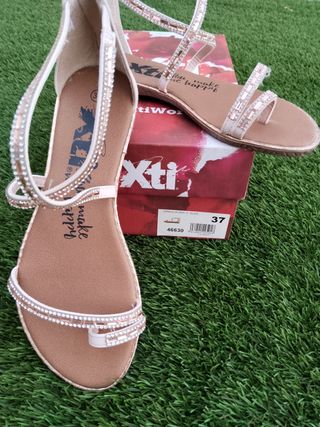 Sandalias Xti Rosa y Doradas con Brillantes