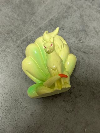 Ninetales tomy nintendo pokemon