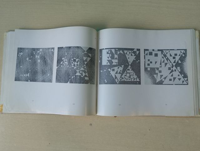 VARIATIONEN UBER EIN GEOMETRISCHES THEMA