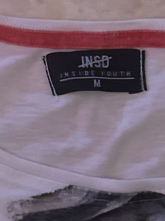 Camiseta INSIDERS blanca con estampado