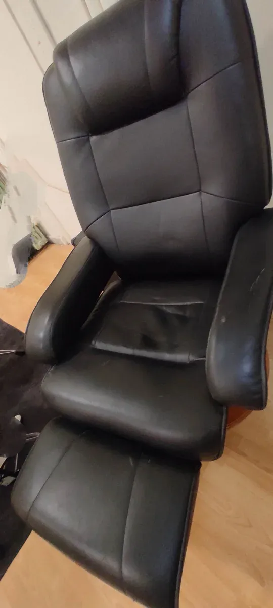 Sillón de piel negro