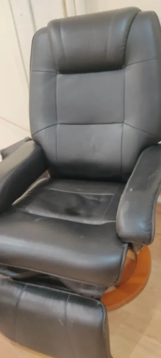 Sillón de piel negro