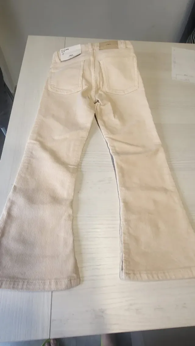 Pantalón niña pana Zara beige
