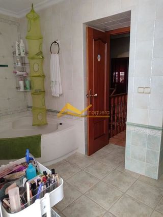 Chalet en venta en Linares