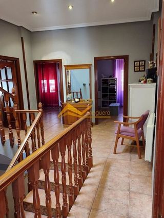 Chalet en venta en Linares