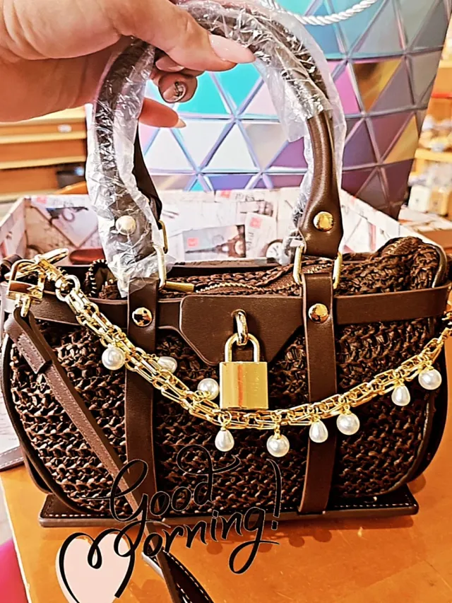 Bolso tejido a mano con cadena y perlas