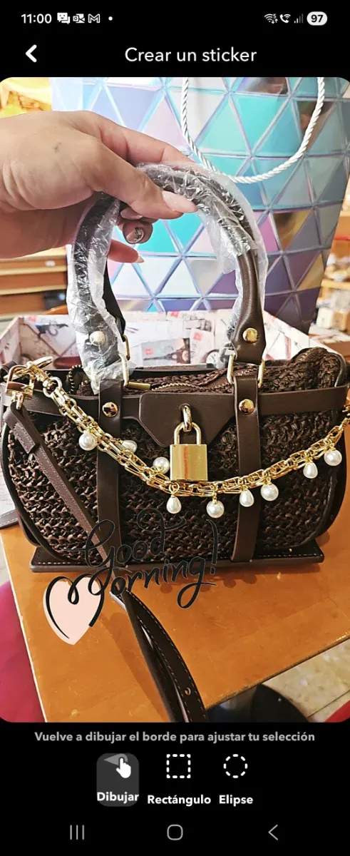 Bolso tejido a mano con cadena y perlas