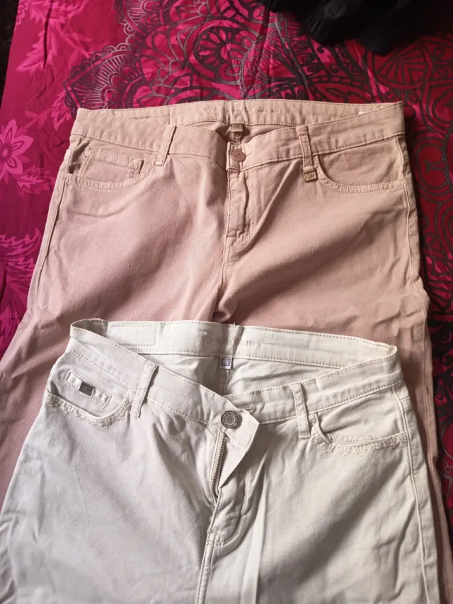 Pantalones beige y rosa
