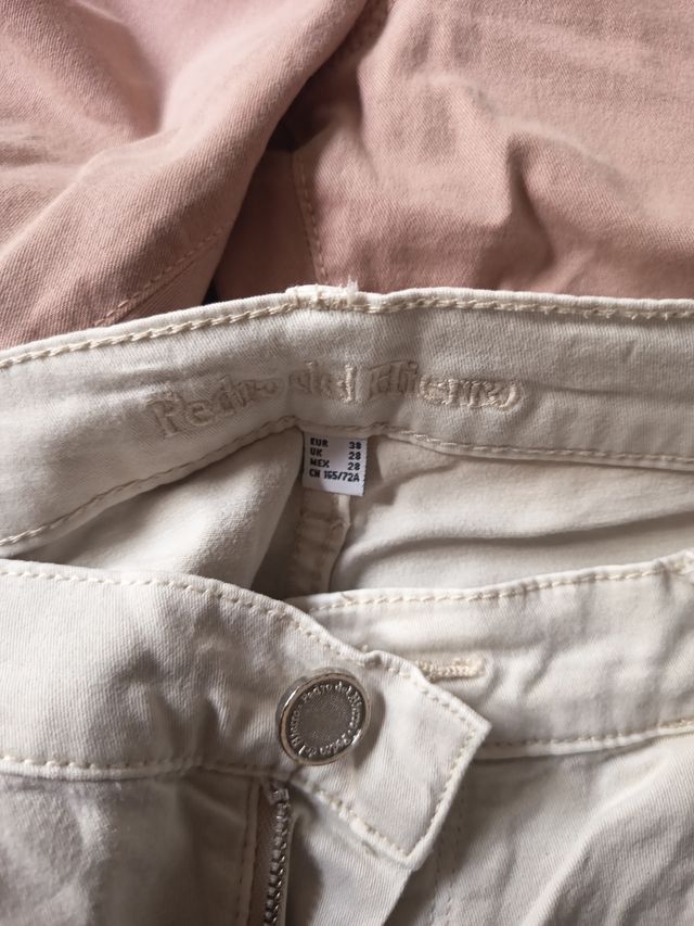 Pantalones beige y rosa