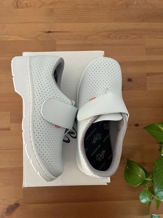 Zapatos de trabajo Dian blancos
