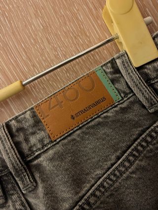Pantalón Stradivarius Gris
