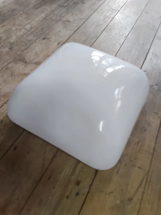 Aplique de baño blanco