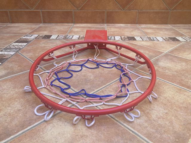 Aro de baloncesto de acero oficial