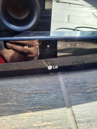Barra de Sonido LG con Subwoofer