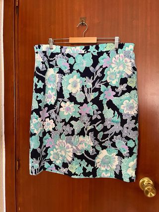 Conjunto floral casaca y falda hecho a mano