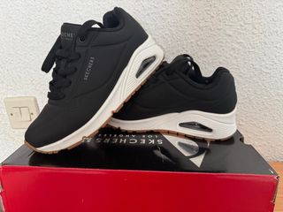 Zapatillas Skechers Negras 