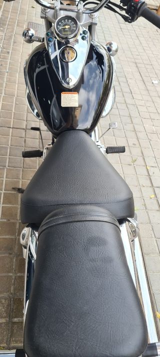 Suzuki Intruder LC 250
