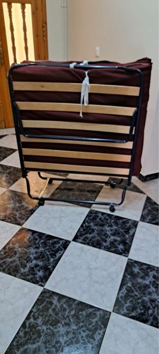 Cama plegable 90cm sin usar