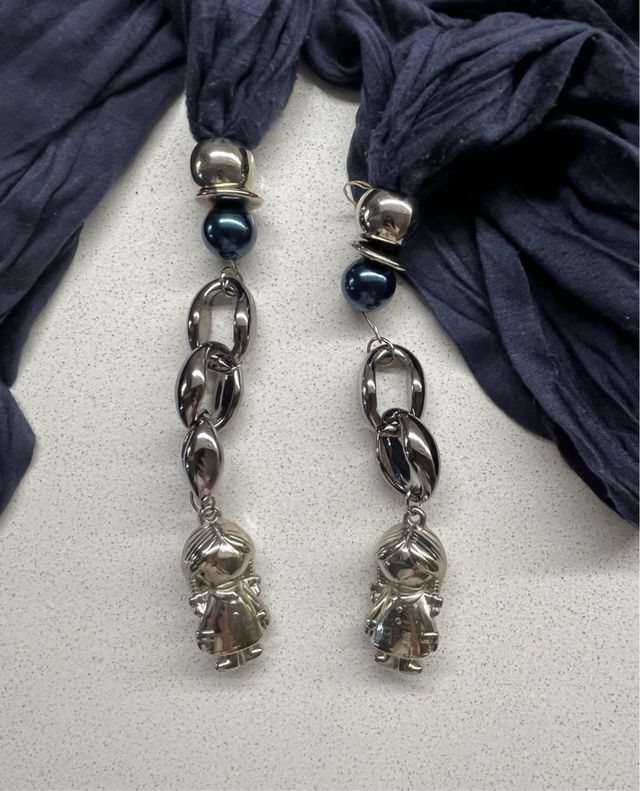 Sciarpa foulard blu con bamboline argento