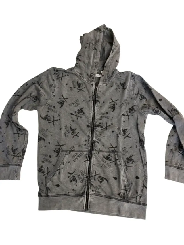 Felpa con stampa teschio e ossa incrociate