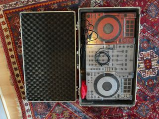 Pioneer DJ FLX10 + Decksaver + Skin + Flightcase