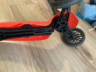 Patinete infantil Decathlon rojo