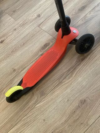 Patinete infantil Decathlon rojo