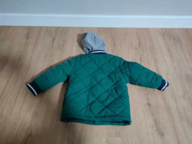 Abrigo verde 18-24 meses