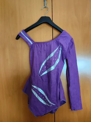 Maillot patinaje/disfraz morado y plata